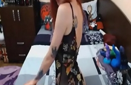 nerdy redhead spoil masturbate her pussy