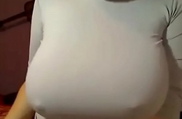 Hot amateur show off her amazing tits live cam