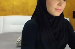 Arab hijab floozy strip  &amp_ masturbation on cam